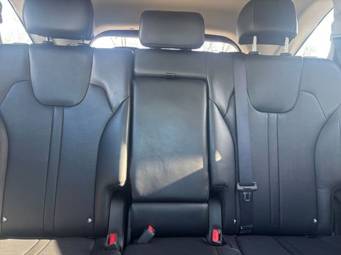 Used 2024 Kia Sorento S image 36