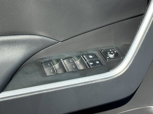 Used 2025 Toyota RAV4 XLE FWD image 14
