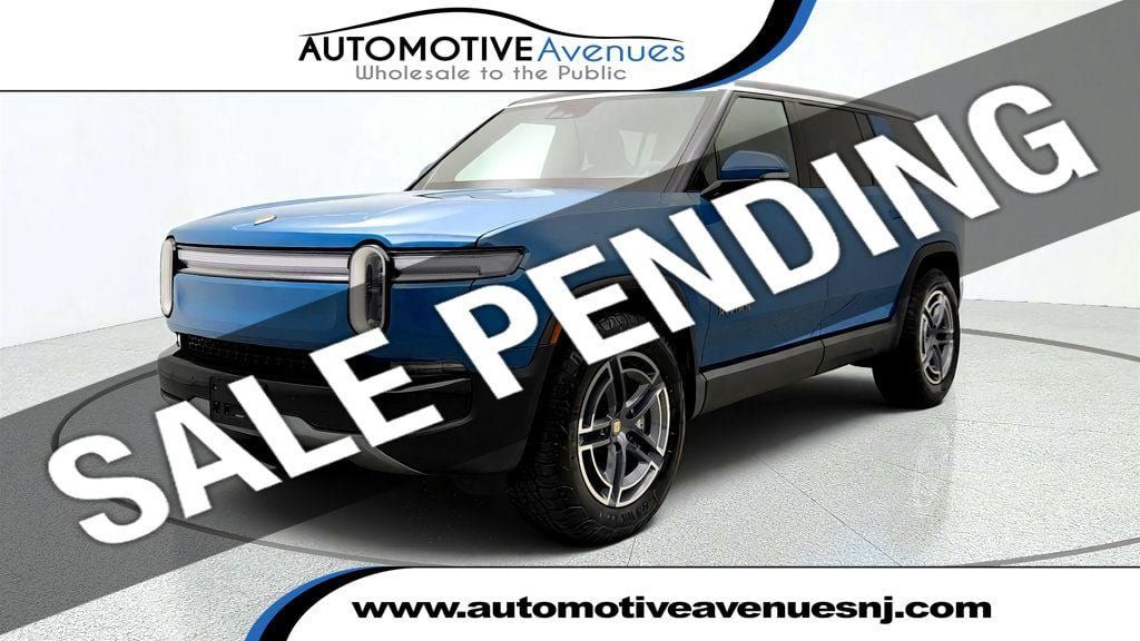 Used 2025 Rivian R1S Adventure Dual AWD/4WD image 1