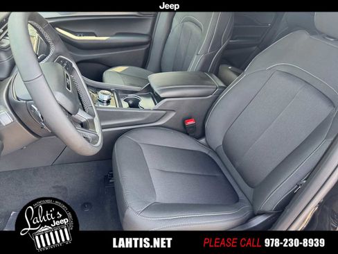 New 2025 Jeep Grand Cherokee Laredo X w/ Luxury Tech Group I image 11
