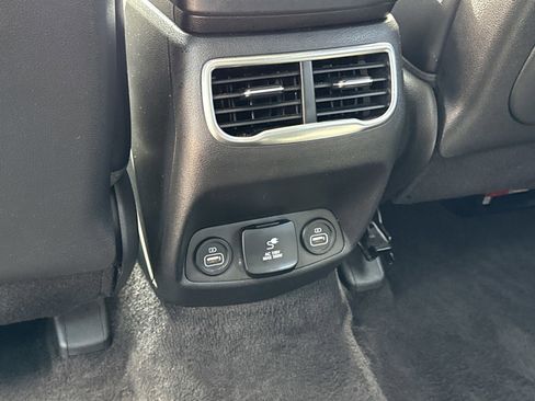 Certified 2023 Hyundai Santa Fe Limited image 16