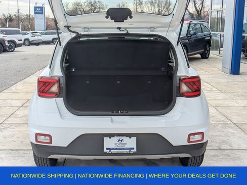 Used 2022 Hyundai Venue SE image 10