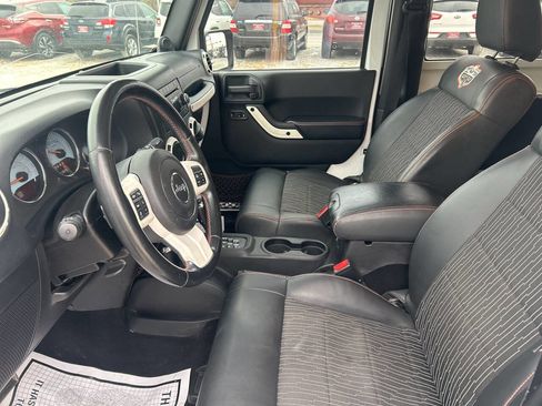 Used 2012 Jeep Wrangler Sahara image 14