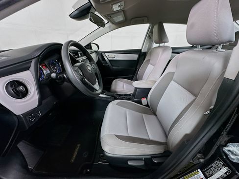 Used 2017 Toyota Corolla LE w/ Carpet Mat Package (TMS) FWD image 13