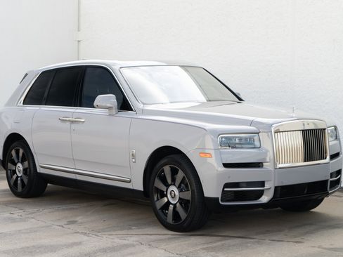Used 2024 Rolls-Royce Cullinan AWD/4WD image 4