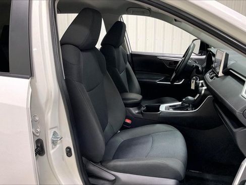 Certified 2025 Toyota RAV4 LE AWD/4WD image 8
