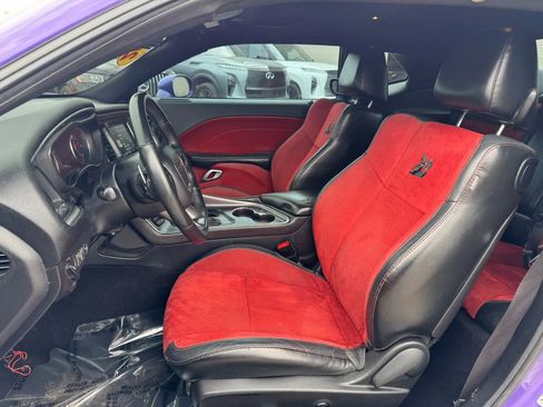 Used 2019 Dodge Challenger R/T Scat Pack RWD image 9