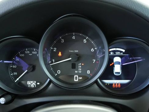 New 2025 Porsche Macan image 14