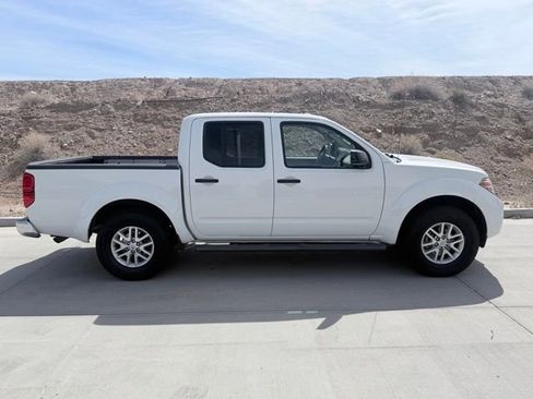 Used 2016 Nissan Frontier SV w/ SV Value Truck Package RWD image 4