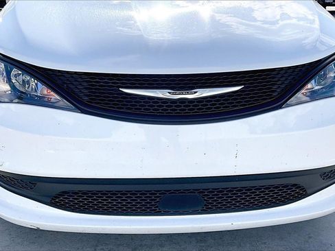 Certified 2023 Chrysler Voyager LX image 30