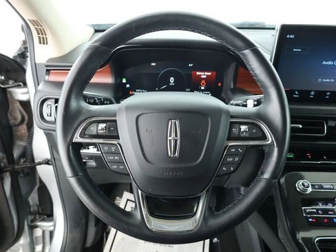 Used 2021 Lincoln Nautilus Reserve image 12