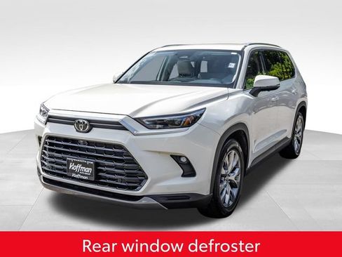 Used 2024 Toyota Grand Highlander AWD image 13