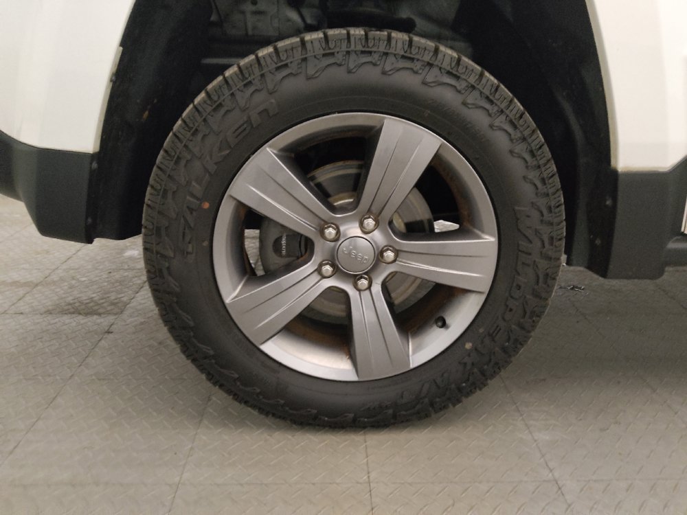 Used 2015 Jeep Patriot High Altitude AWD/4WD image 31