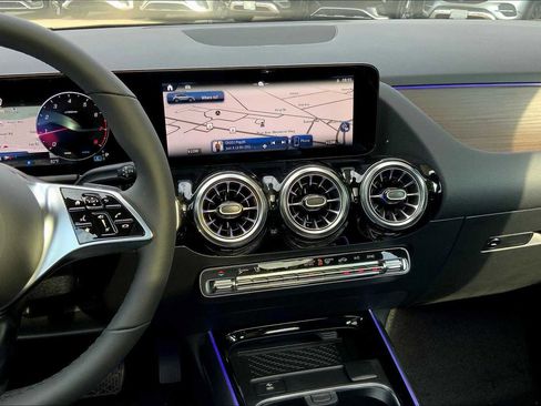 Certified 2026 Mercedes-Benz GLA 250 4MATIC image 6