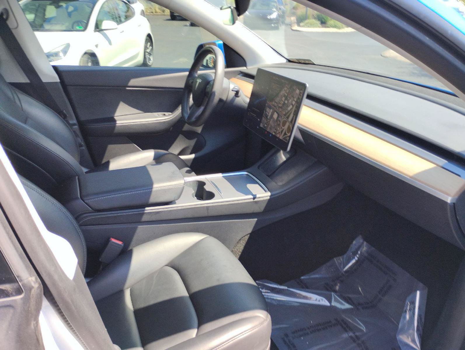 Used 2021 Tesla Model Y Long Range AWD/4WD image 21