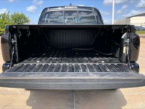 Used 2022 Toyota Tacoma SR w/ SR Convenience Package RWD image 30
