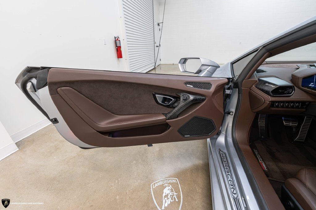Used 2020 Lamborghini Huracan EVO AWD/4WD image 36