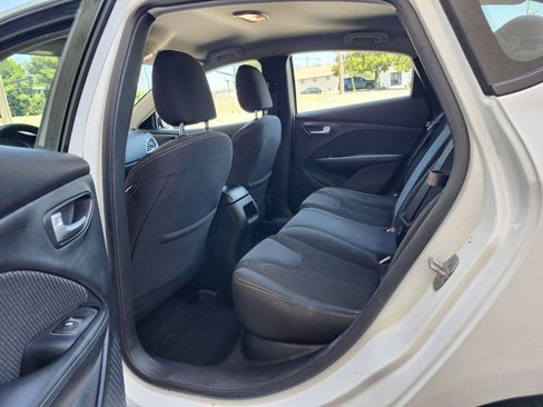 Used 2015 Dodge Dart SXT FWD image 5