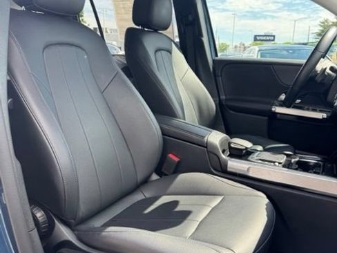 Used 2022 Mercedes-Benz GLB 250 4MATIC image 22
