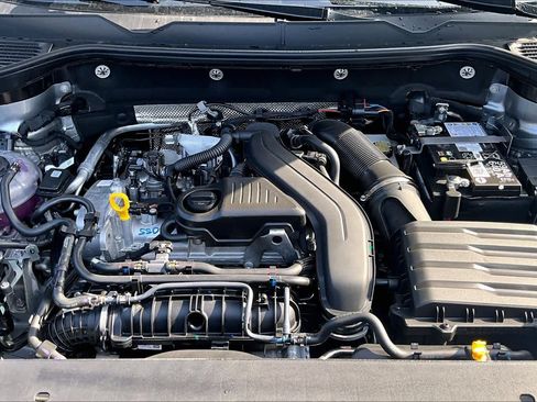 New 2026 Volkswagen Taos SE FWD image 16