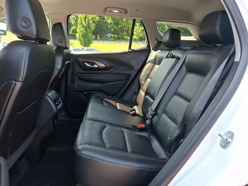 Used 2023 GMC Terrain SLT w/ Infotainment Package II AWD/4WD image 10