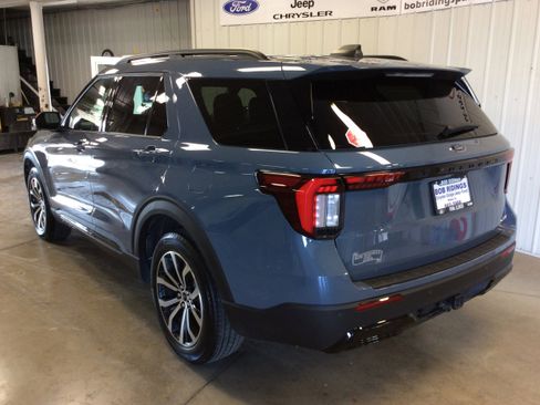Used 2025 Ford Explorer ST-Line AWD/4WD image 3