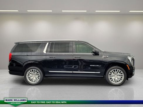 Used 2025 GMC Yukon XL Denali w/ Sun & Power Step Package image 2