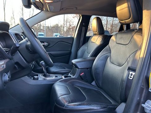 Used 2015 Jeep Cherokee Limited image 22