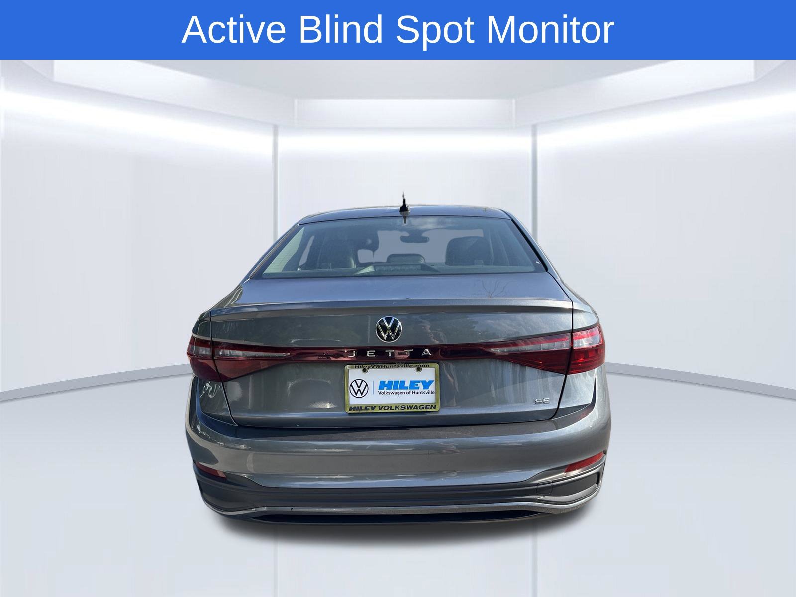 Certified 2025 Volkswagen Jetta SE FWD image 7