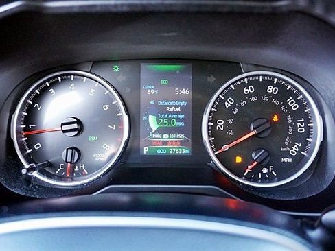 Used 2022 Toyota RAV4 XLE w/ Convenience Package FWD image 32