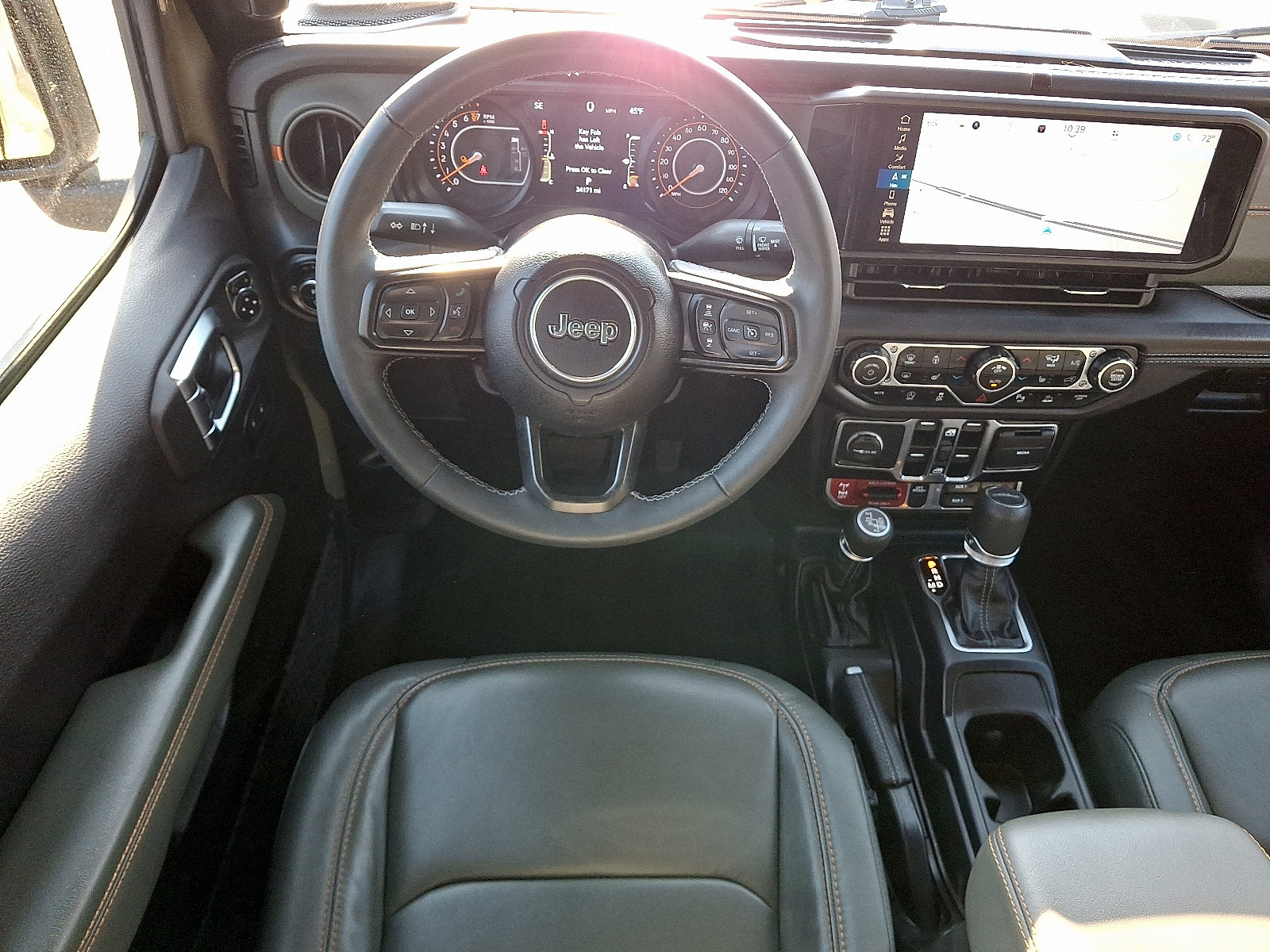 Used 2025 Jeep Gladiator Mojave AWD/4WD image 11