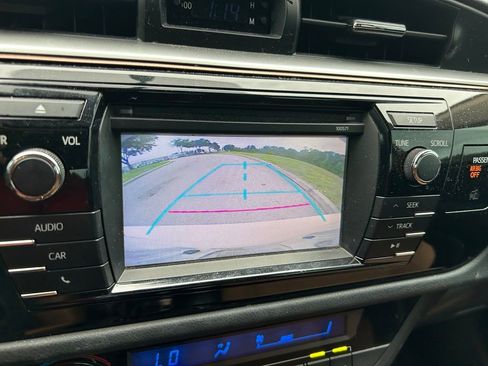 Used 2016 Toyota Corolla LE FWD image 21