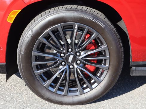 Used 2024 Cadillac Escalade V w/ LPO, ONYX Package image 40