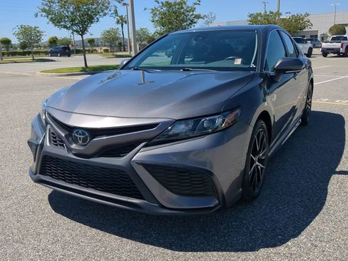 Used 2024 Toyota Camry SE image 8