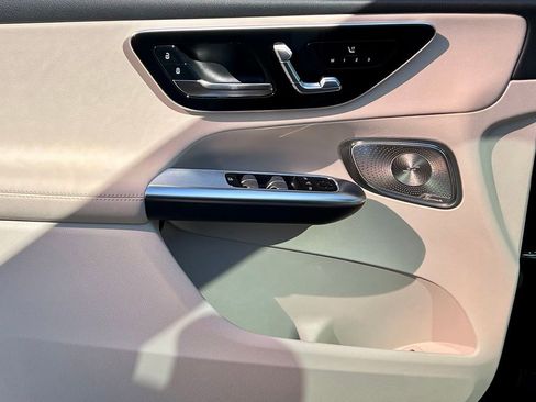 Certified 2026 Mercedes-Benz GLC 300 4MATIC image 37