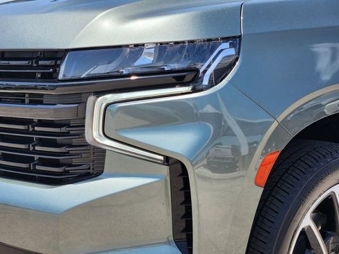 Certified 2024 Chevrolet Suburban RST w/ Luxury Package AWD/4WD image 8
