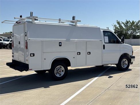 Used 2021 GMC Savana 3500 w/ Power Convenience Package RWD image 2