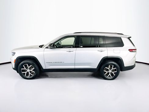 Used 2023 Jeep Grand Cherokee L Limited AWD/4WD image 4