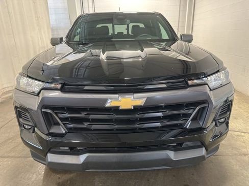 Used 2023 Chevrolet Colorado LT w/ LT Convenience Package II AWD/4WD image 2