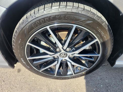 Used 2024 Toyota Camry SE image 9