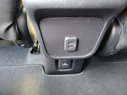 Used 2024 Chevrolet Equinox LT FWD image 12