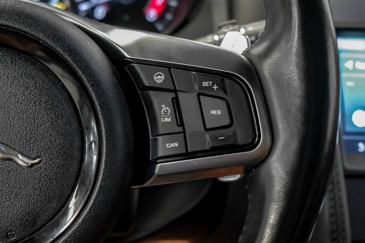 Used 2019 Jaguar F-TYPE R AWD/4WD image 16