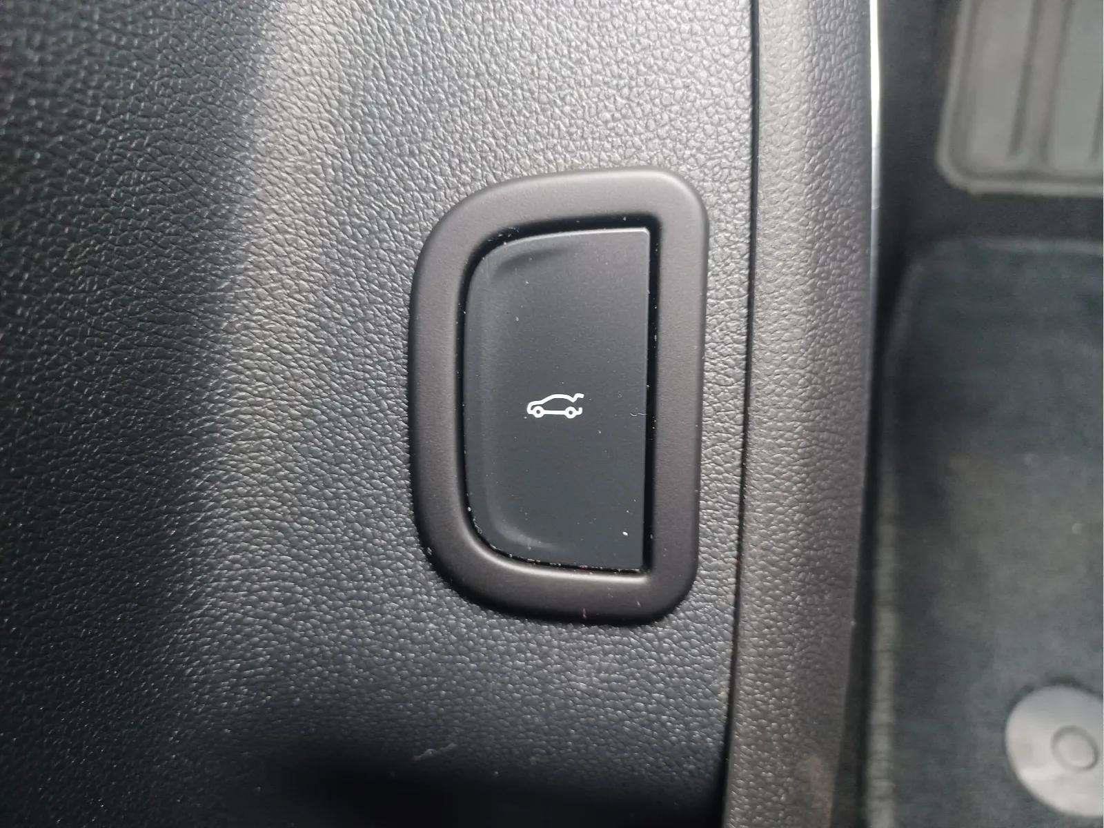 Used 2026 GMC Acadia AWD Elevation w/ Elevation Premium Package image 19