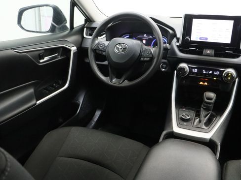 Certified 2025 Toyota RAV4 XLE image 31