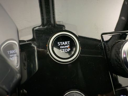 Used 2023 Land Rover Range Rover Sport SE Dynamic image 14