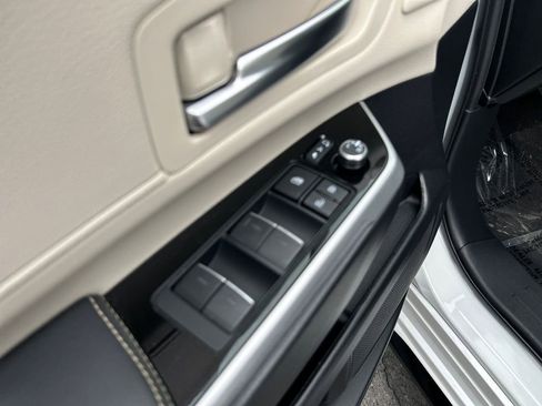 Certified 2025 Toyota Sienna Platinum AWD/4WD image 19