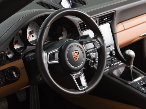 Used 2019 Porsche 911 Targa 4 GTS AWD/4WD image 4