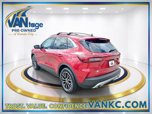 Used 2023 Ford Escape SE w/ PHEV Premium Package FWD image 9