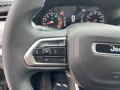 Used 2022 Jeep Compass Latitude FWD image 18