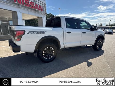 Used 2023 Nissan Titan PRO-4X w/ Pro-4x Convenience Package AWD/4WD image 6